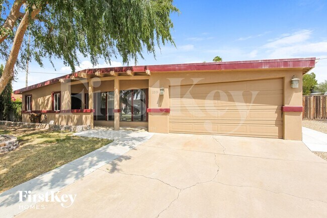 Photo - 2028 W Schell Dr