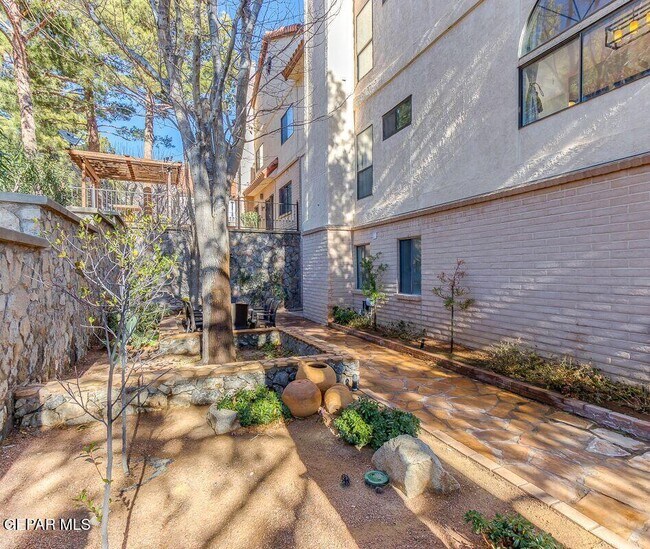 Photo - 4610 N Stanton St