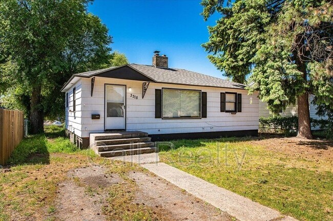 Photo - 3318 E Jackson Ave