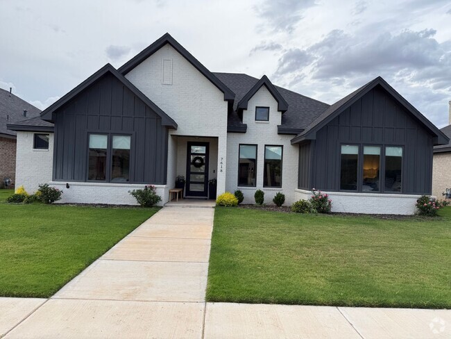 Building Photo - 4 Bedroom 3 bath in Escondido Ranch! Rental
