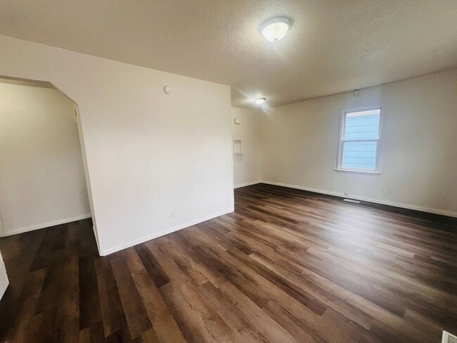 Photo - Beautifully Updated 4 Bedroom 1.5 Bathroom Home located Northeast Wichita, KS.