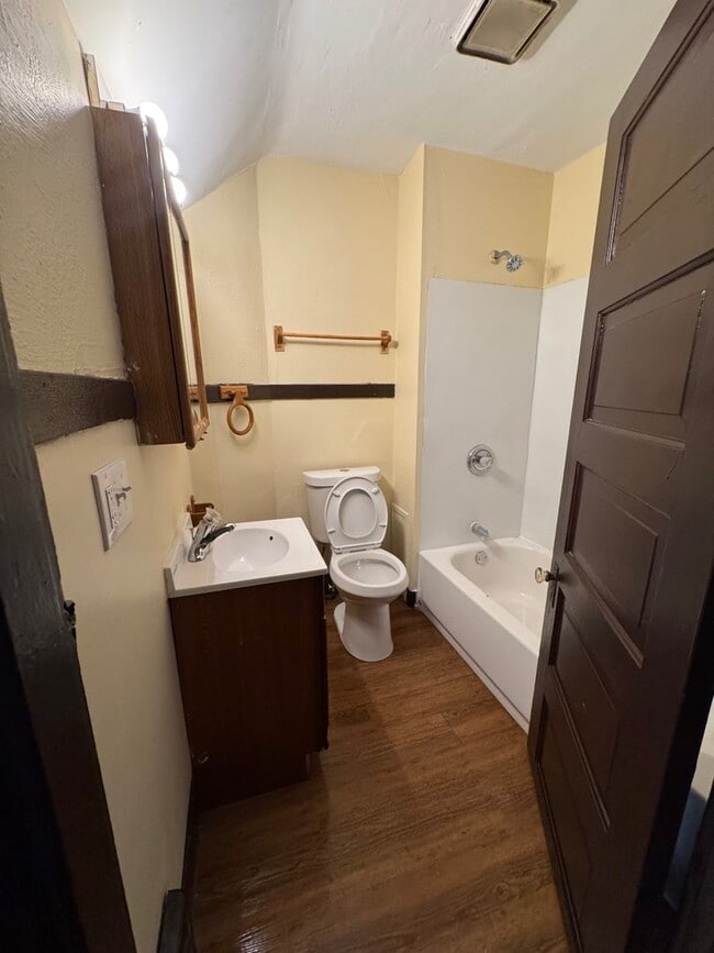 Photo - 1118 Revell Ave Unit 1118-2R