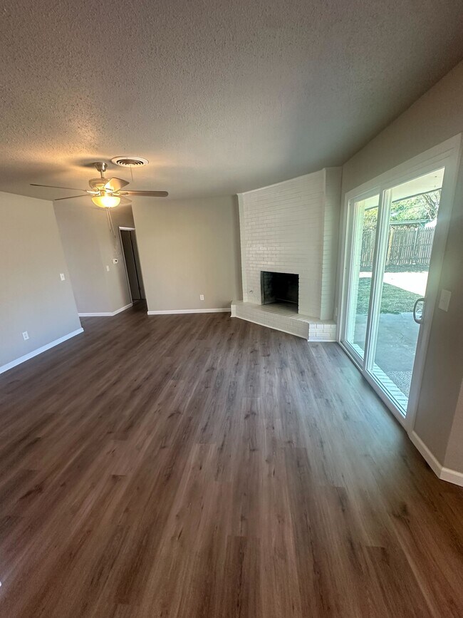 Photo - 3414 Kingston Rd