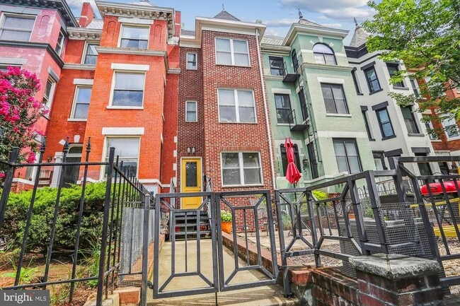 Building Photo - 1319 Harvard St NW Unit 1 Rental