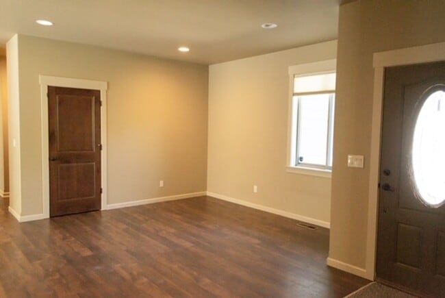 Photo - 1722 Brambling Brae Ln