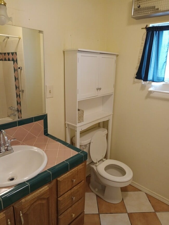 Photo - 550 E Williams Ave