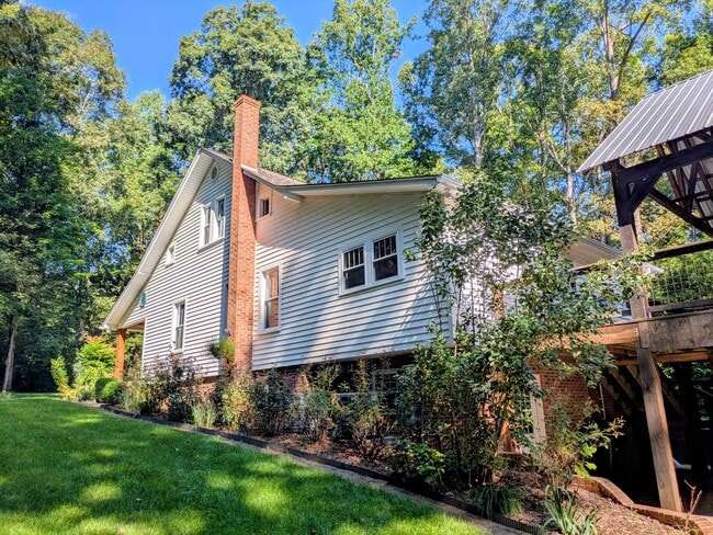 Photo - 1540 Yadkinville Rd