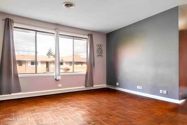 Photo - 310 George St