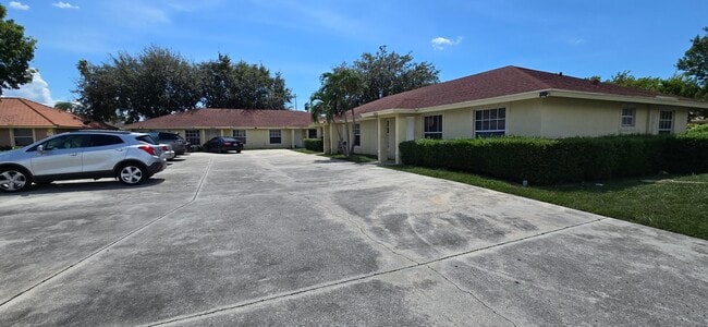 Building Photo - 1321 The 12th Fairway Rental