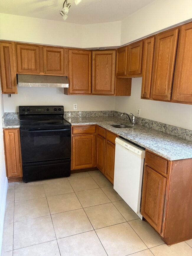 Photo - 4741 NE 21st Ter Unidad 4741 #1
