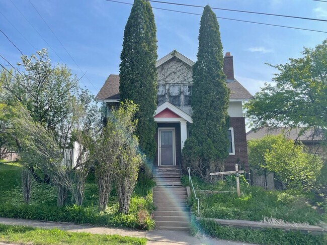 Building Photo - 414 N 19th Ave E Unit 414 N 19th Ave E