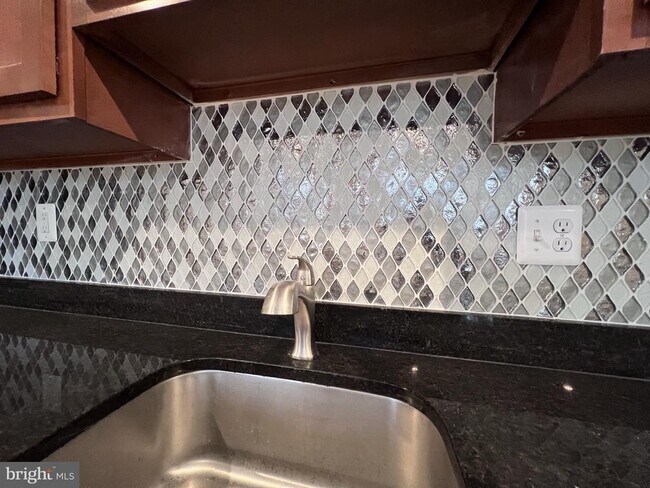 Photo - 447 Orange St SE Unit 3