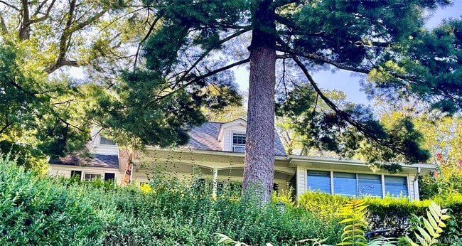 Photo - 42 Roe Ave