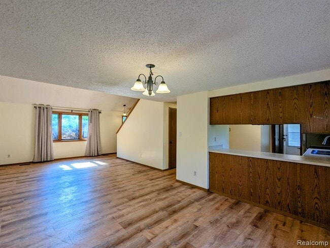 Photo - 2316 Crescent Lake Rd