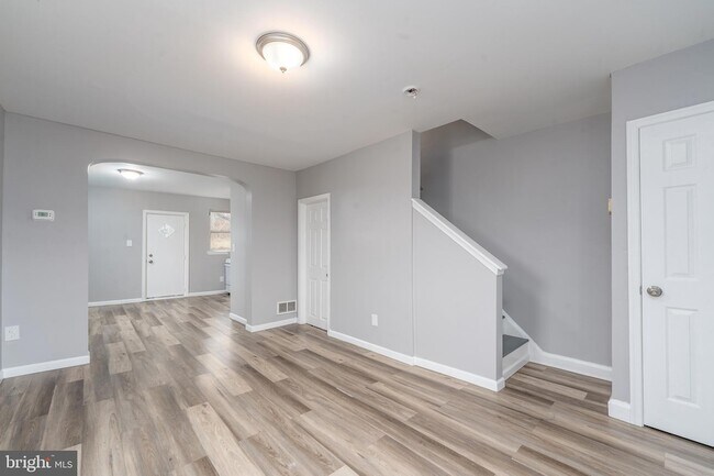 Photo - 2574 W Lafayette Ave