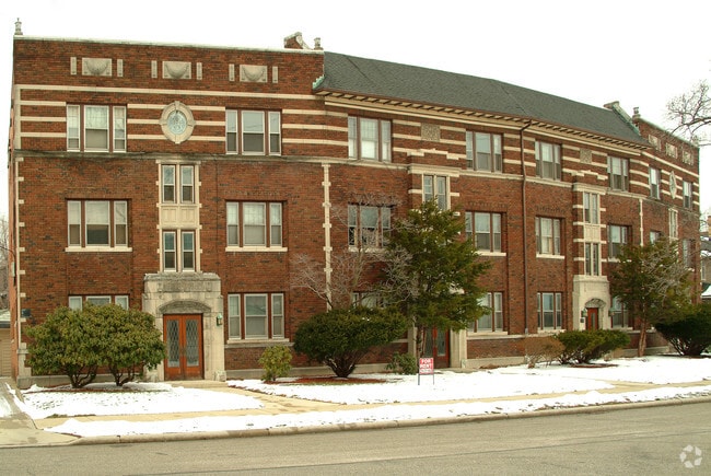 Edanola Apartments