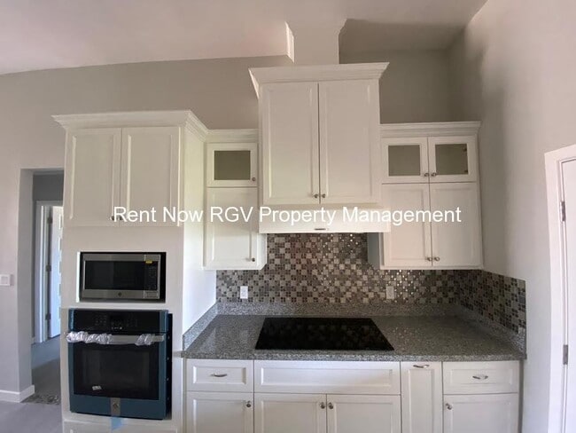 Photo - 2206 Liverpool Dr