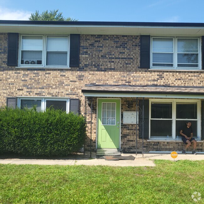 Building Photo - 14449 Van Buren St Unit 1W Rental