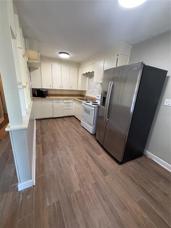 Photo - 1418 Queensway Rd