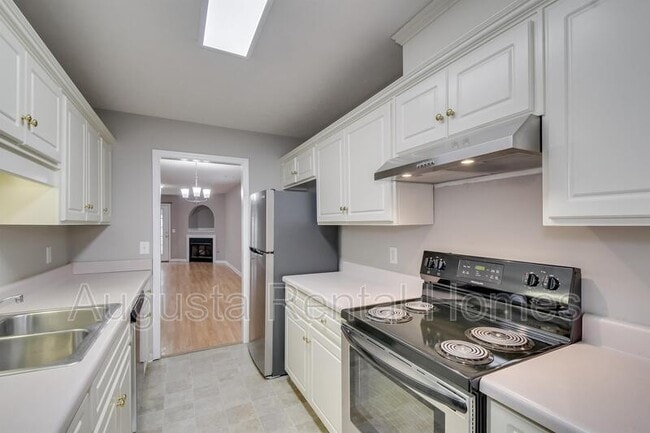 Building Photo - 101 Kelly Dr Rental