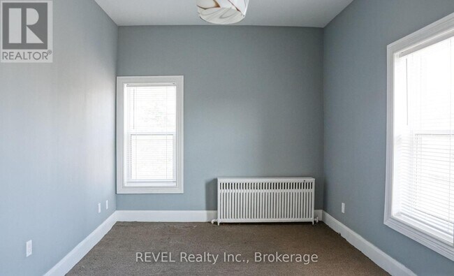 Photo - 18 Clairmont St