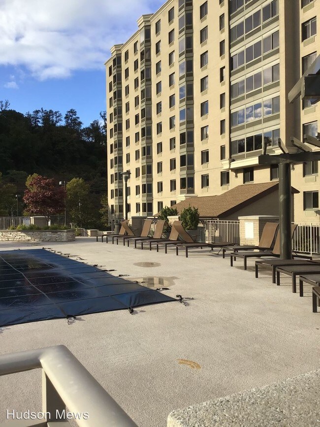 Photo - 8000 River Rd