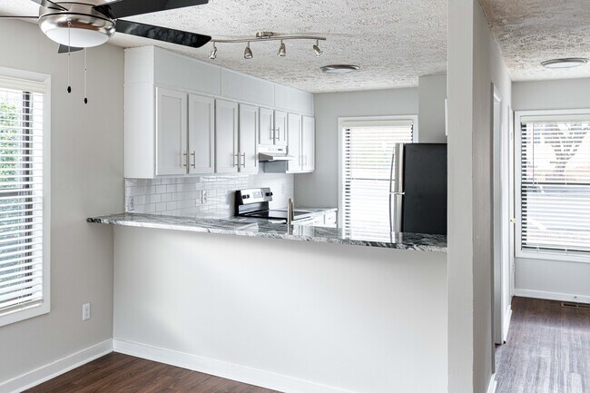 Lakehurst Apartments