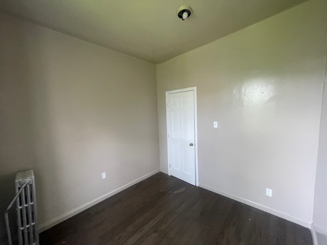 Photo - 636 Sheffield Ave Unit 2