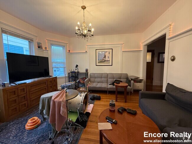Building Photo - 39 Turner St Unit #3 Rental