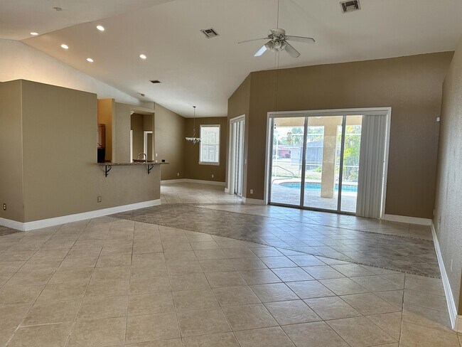 Photo - 307 Inman St