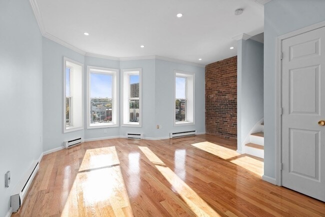 Photo - 2 Woodbine St Unit 2