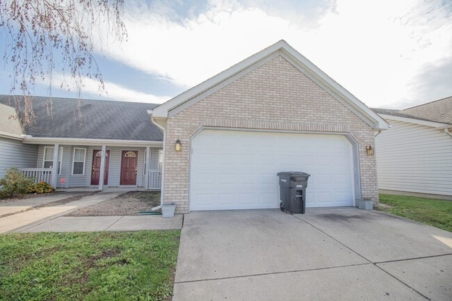 Building Photo - 2133 Fincastle Way Unit 2133 Fincastle Way Apt B