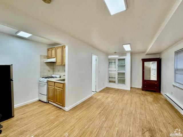 Building Photo - 1 bedroom in ASTORIA NY 11105 Unit 1A Rental