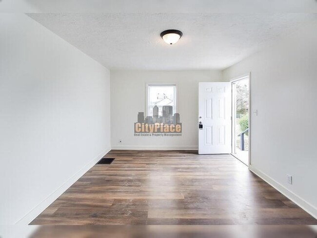 Photo - 3748 Hillside Ave