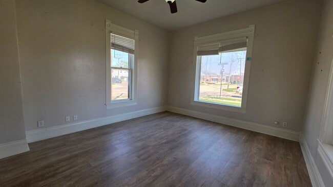 145 N Kealy Ave Unit 2