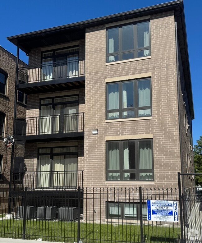 Building Photo - 7430 N Hermitage Ave Unit 3E Rental
