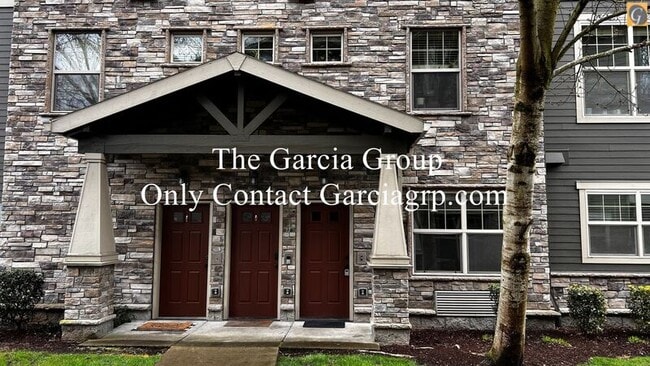 Building Photo - 765 NE Adwick Dr