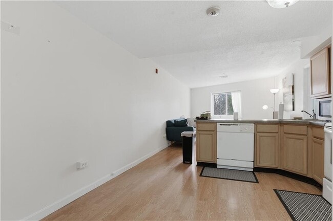 Photo - 31 Devereux Ave