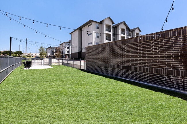 Building Photo - The Luxe at Lewisville