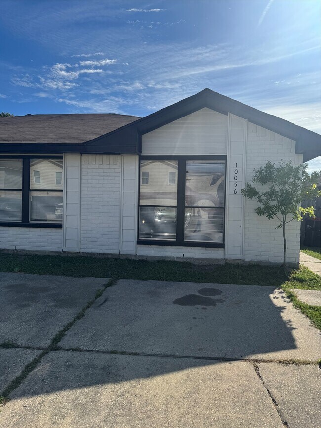 Photo - 10056 Sharpton Dr