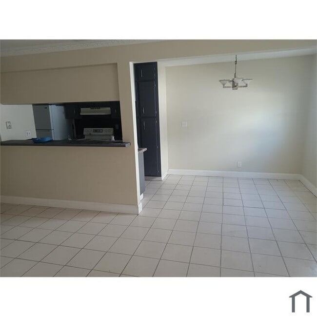 Photo - 108 E Tiffany Dr Unidad 3