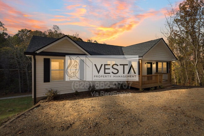 Building Photo - 16 Meadows Town Rd