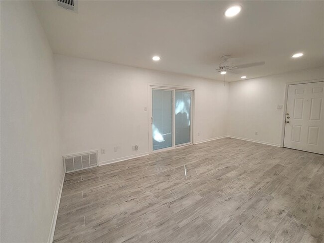 Photo - 2308 Barton Village Cir
