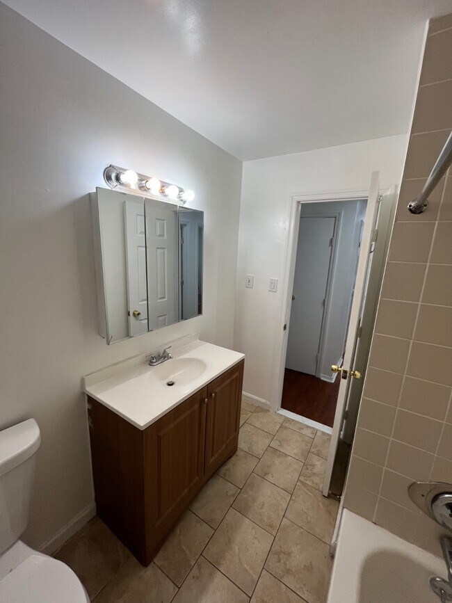 3A Decatur St