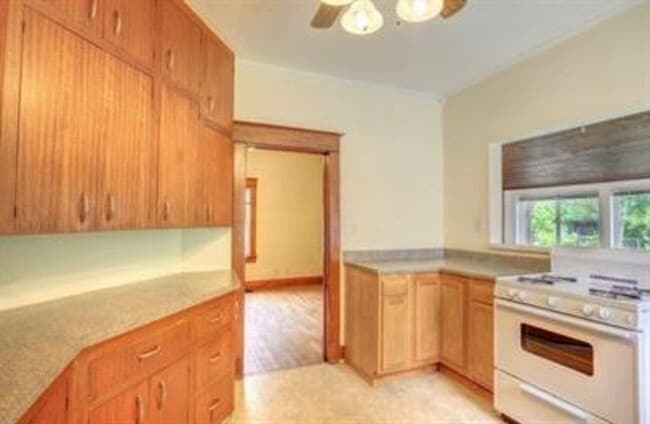 Photo - 1011 W Tremont St