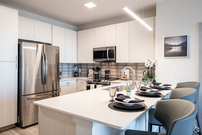 2BR, 2BA - 1057SF