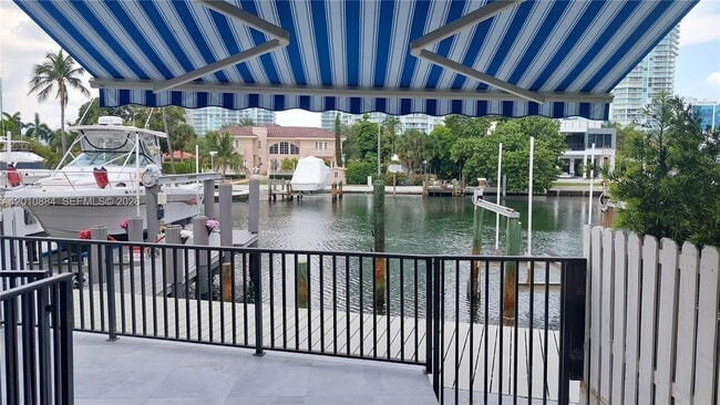 Building Photo - 255 Poinciana Island Dr