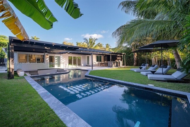 Photo - 10618 NE 11th Ct