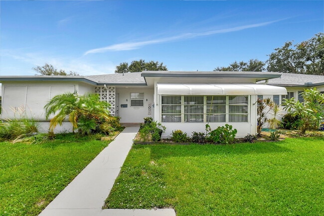 Photo - 1165 S Drive Cir House