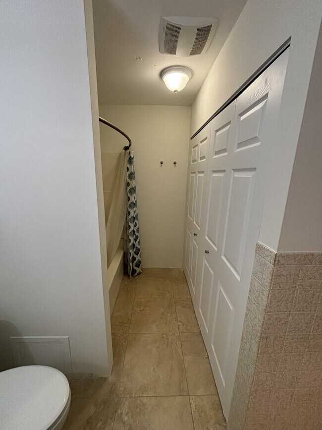 Photo - 202 2nd St Unit L